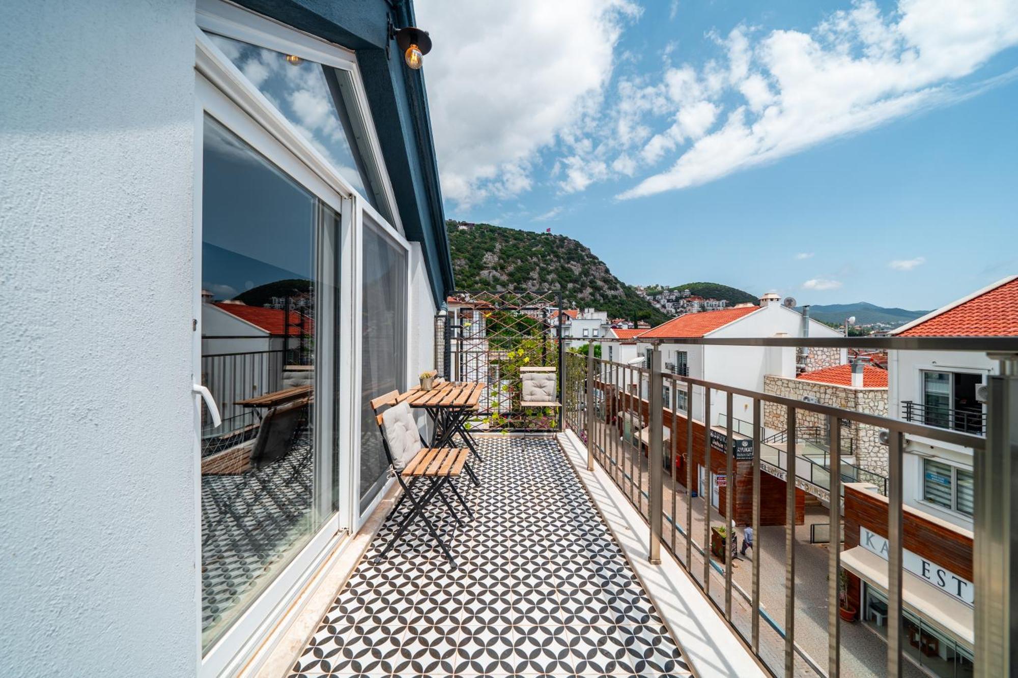 Isinda Pansiyon Kaş Luaran gambar